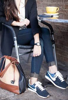 Ladies Sports Shoes