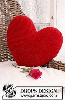 Tricot Garments