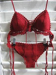 Tricot String
